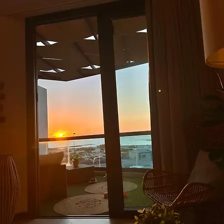 Bruno Con Vistas Al Mar, Primera Línea De Playa Apartamento